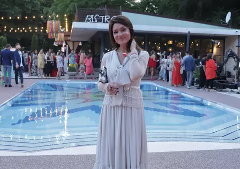 Cum arată Oana Sîrbu la 54 de ani. A oferit o lecție de eleganță la petrecerea VIVA!