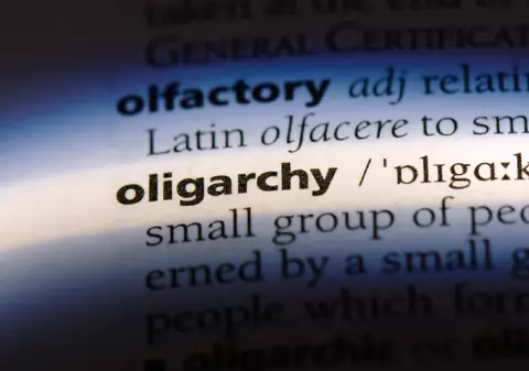 „Legea de fier a oligarhiei” – cine a lansat această teorie și ce semnificație are ea