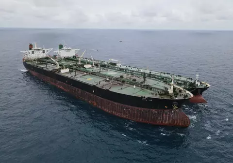 State UE cu cele mai mari flote au transportat de două ori mai mult petrol din Rusia comparativ cu începutul invaziei