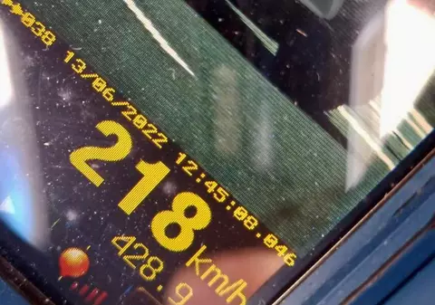 Bărbat din Sibiu, prins când circula cu 218 kilometri pe oră pe autostrada Deva-Nădlac. Poliția Română: „60 de metri parcurși în fiecare secundă”