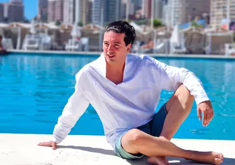 Cine este Radhu, artistul român născut în Ploiești, care a dat lovitura în America Latină