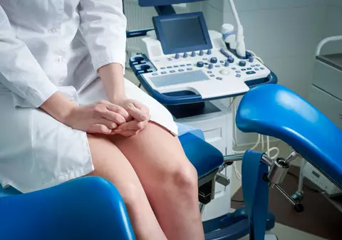 Institutul de Medicină Legală nu mai face teste de virginitate. ONG-urile cer interzicerea lor prin lege și la privat: „Sunt abuzive și traumatizante”