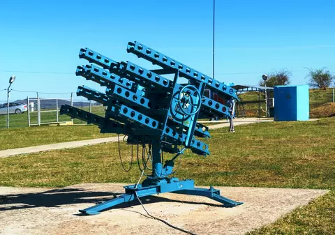 Ce sunt rachetele antigrindină care alungă ploaia