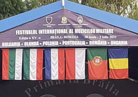 GAFĂ. Steagul României, în dreptul Ungariei, la Brăila: au încurcat drapelele tuturor țărilor la un festival al muzicii militare