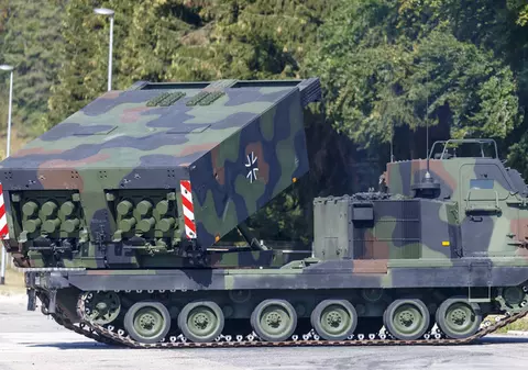 FOTO. Marea Britanie va trimite artilerie cu rachete cu rază lungă de acțiune în Ucraina, în ciuda amenințărilor Rusiei. Cum arată armele