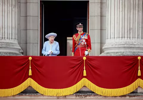 Regina Elisabeta se retrage de la ceremoniile dedicate jubileului după ce a resimțit „un oarecare disconfort”