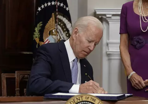 Joe Biden a semnat legea pentru controlul armelor: „Nu include tot ce îmi doresc, dar va salva multe vieți”