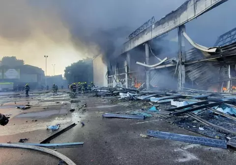 Liderii internaționali condamnă atacul asupra mall-ului din Kremenciuk. "Arată profunzimea cruzimii şi barbariei lui Putin"