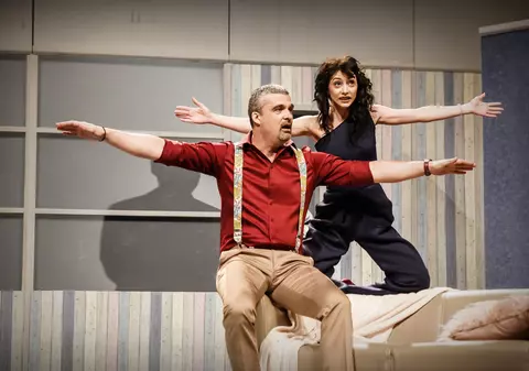 Invitație la teatru: „Eu te cred, da’… tu mă minți!”