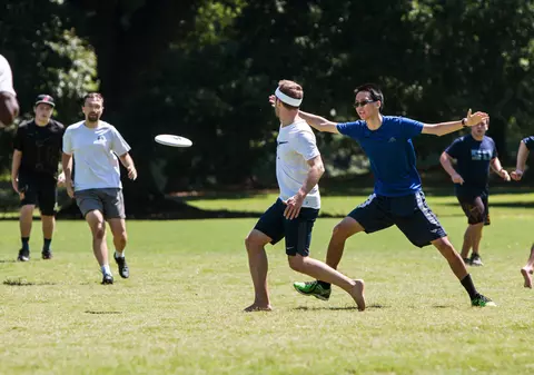 Istoria Frisbee – lucruri neștiute despre celebrul disc zburător