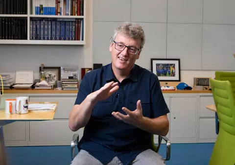 INTERVIU EXCLUSIV. Sir David MacMillan, laureat al Premiului Nobel pentru chimie în 2021, pledoarie tulburătoare pentru știință și riscul de a o îngropa în ură