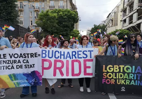Marșul Bucharest Pride: 15.000 de oameni au defilat cu bannere prin care au cerut egalitate în drepturi pentru persoanele LGBT