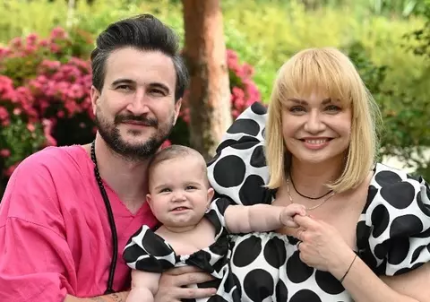 Cum s-a schimbat viața Cristinei Cioran după ce a născut la 44 de ani. „Doamne ajută să fie bine”