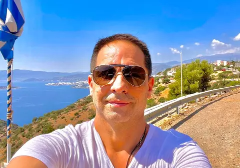 Dan Negru a spus motivul pentru care nu a apărut niciodată alături de soția lui la TV. Cu ce se ocupa, de fapt, Codruța