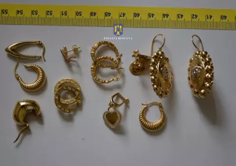 4 bărbați care au spart o bijuterie din Ploiești și au furat 5 kg de aur, reținuți. Hoții au spart peretele din spatele seifului