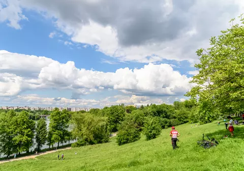 Vremea se schimbă în România. Ce temperaturi ne aduc primele două săptămâni din luna mai