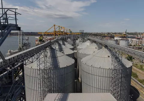 Polonia și Ungaria au ajuns la o înțelegere cu Ucraina pentru a relua tranzitul cerealelor pe teritoriul lor