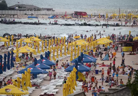 Unde mergi anul ăsta? Vacanțele românești, între lumea largă și „vraja” Mării Negre