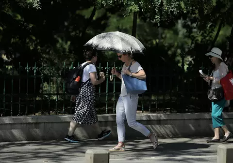 Zilele caniculare și nopțile tropicale vor continua încă cel puțin o lună, anunță directorul ANM
