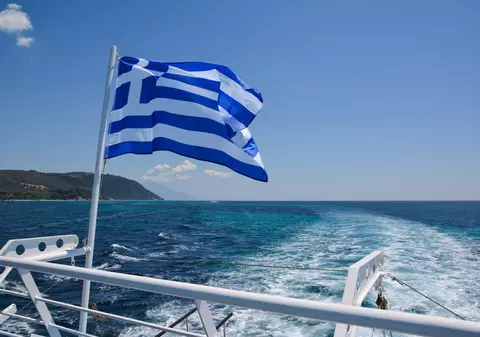 Grecia va subvenționa facturile la energie folosind veniturile suplimentare obținute în acest an din turism