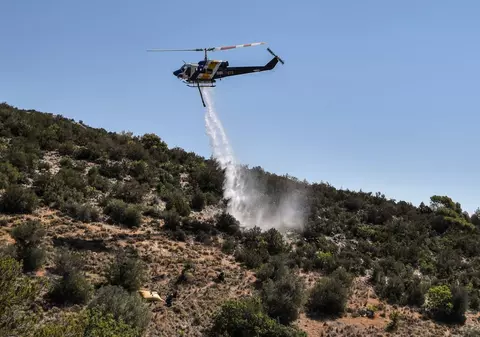 Insula Lefkada se confruntă cu incendii puternice de vegetație. Autoritățile elene avertizează că și alte insule sunt amenințate