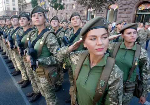 Mobilizarea femeilor din Ucraina. Unde minte presa rusă și Kievul nu spune tot adevărul