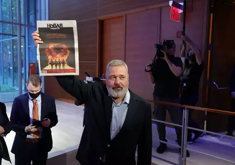 Autoritățile ruse solicită revocarea înregistrării Novaia Gazeta ca organizație de presă. Ce riscă jurnaliștii publicației independente