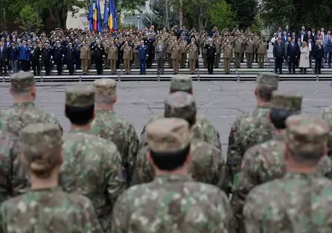 Cum explică rectorul Universității Babeș-Bolyai, Daniel David, scăderea încrederii în Armată