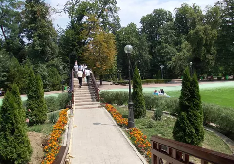 Botoșaniul le interzice celor care au consumat substanțe afrodiziace să intre în parcuri. Cum va controla asta