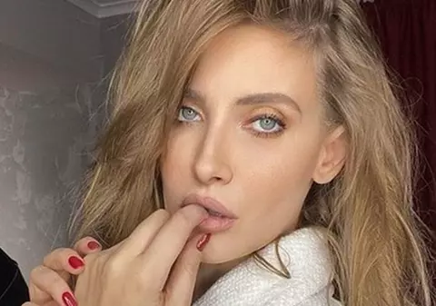 Iulia Albu a chemat poliția în miezul nopții. A spus ce a pățit: „Să fie liniște, dar nu se poate”