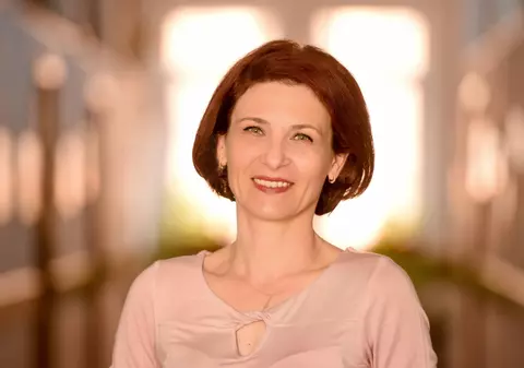 O învățătoare din Brașov a creat o platformă cu resurse pentru colegii la început de drum. „Profesorul ideal nu există”