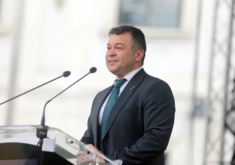 Rectorul Universității de Vest, deputat PNL, îi ia apărarea lui Sorin Cîmpeanu: „Nu a avut beneficii. Nu s-ar include într-o zonă de plagiat”