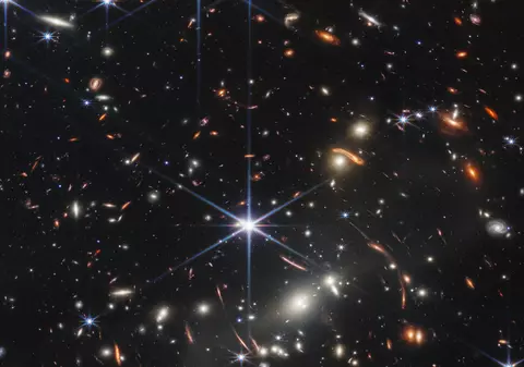 Cele mai clare și îndepărtate imagini ale Universului, realizate de telescopul Webb și date publicității de NASA
