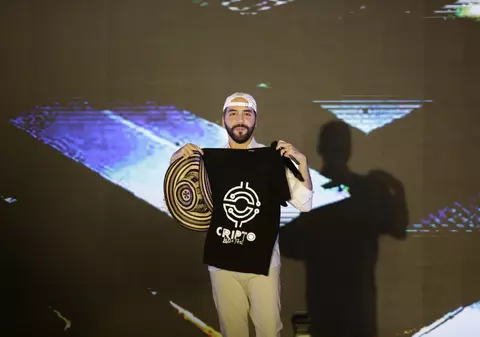 El Salvador a pariat pe bitcoin pentru a-și transforma economia și deocamdată a pierdut: „Țara va plăti un cost foarte mare”