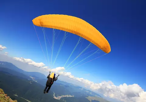 Unde te poţi da cu parapanta în România