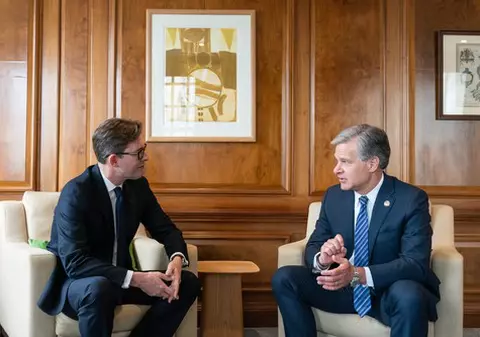 Șefii FBI și MI5 au lansat un avertisment fără precedent privind spionajul Chinei