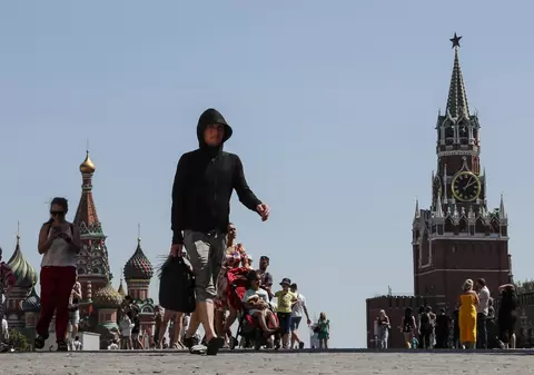 Două țări din UE cer interzicerea vizelor turistice pentru ruși. „Vizitarea Europei este un privilegiu”. Reacția Kremlinului