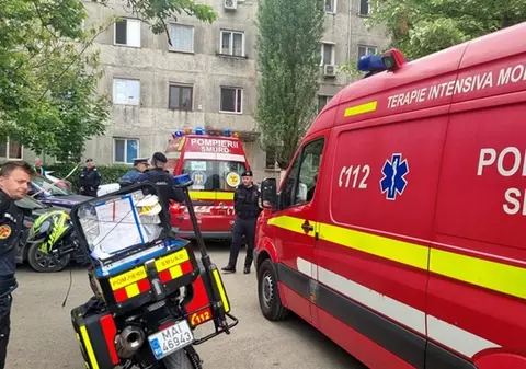 Un bătrân de 87 de ani s-a aruncat de la etajul 8 al unui bloc din Timișoara. A murit pe loc