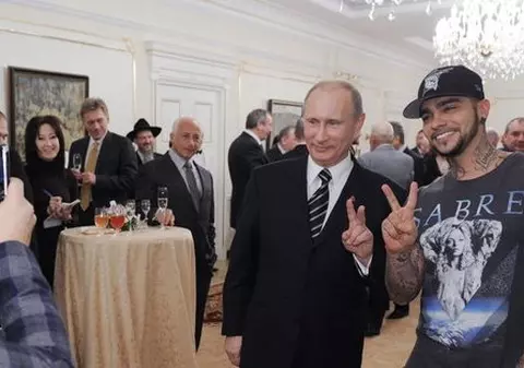 Rapperul Tamati, cunoscut pentru hitul „Welcome to St. Tropez”, a preluat rețeaua Starbucks din Rusia. Ce relație are cu Putin