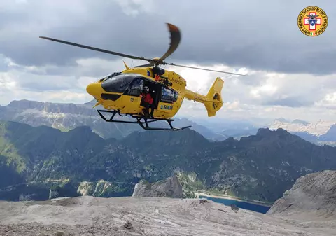 „Avalanșa i-a spulberat”. Salvatorii încearcă să găsească turiștii dispăruți în Marmolada, însă nu au speranțe