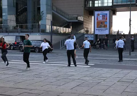 Atac armat în Copenhaga. Mai multe persoane au fost împuşcate mortal într-un mall. Un tânăr de 22 de ani, reținut