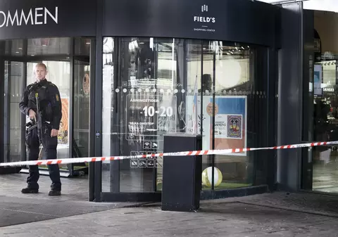 O tânără blocată în mallul atacat din Copenhaga îi trimitea mamei ei SMS-uri cu inimioare, să-i arate că trăiește