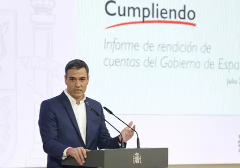 Premierul spaniol le cere oamenilor să renunțe la cravată pentru a putea economisi energie