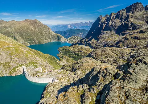 Hidrocentrala revoluționară săpată în Alpii elvețieni ar putea juca un rol important în trecerea Europei la energie regenerabilă