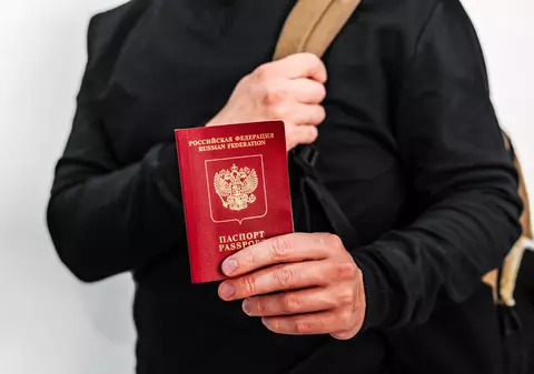 Cipru și Grecia se alătură Germaniei în opoziția față de interzicerea prezenței turiștilor ruși în UE