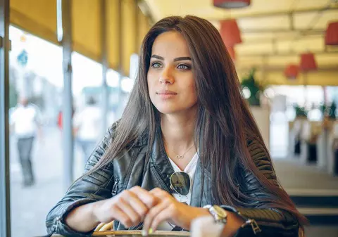 Căntăreață arestată în Belarus, după ce a interpretat o melodie a unei trupe ucrainene, în fața unui bar din Minsk. Proprietarul, reținut și el