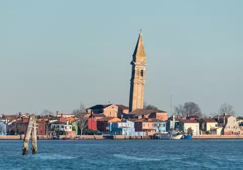 Alte turnuri înclinate, în afara turnului din Pisa