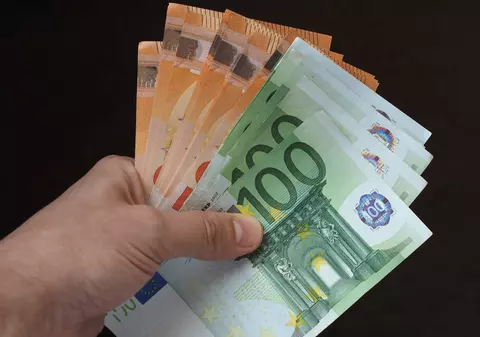 Noi schimbări în taxarea microîntreprinderilor și a locuințelor scumpe. Ce pregătește Guvernul - surse