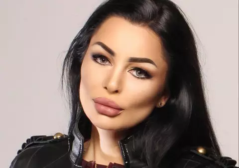 Cum arată Brigitte Pastramă în costum de baie. A slăbit și are implant fesier