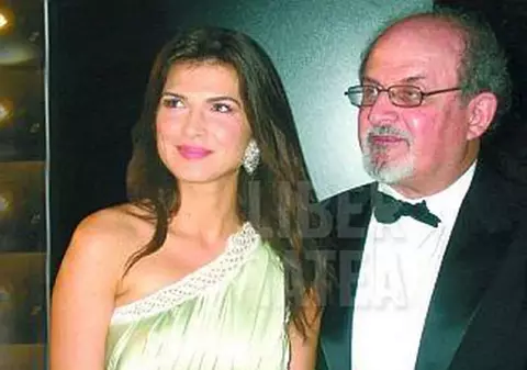 Cum a devenit Salman Rushdie prieten cu o vedetă din România. A și venit la București: „E aşa de uşor să vorbeşti cu el, e foarte natural”